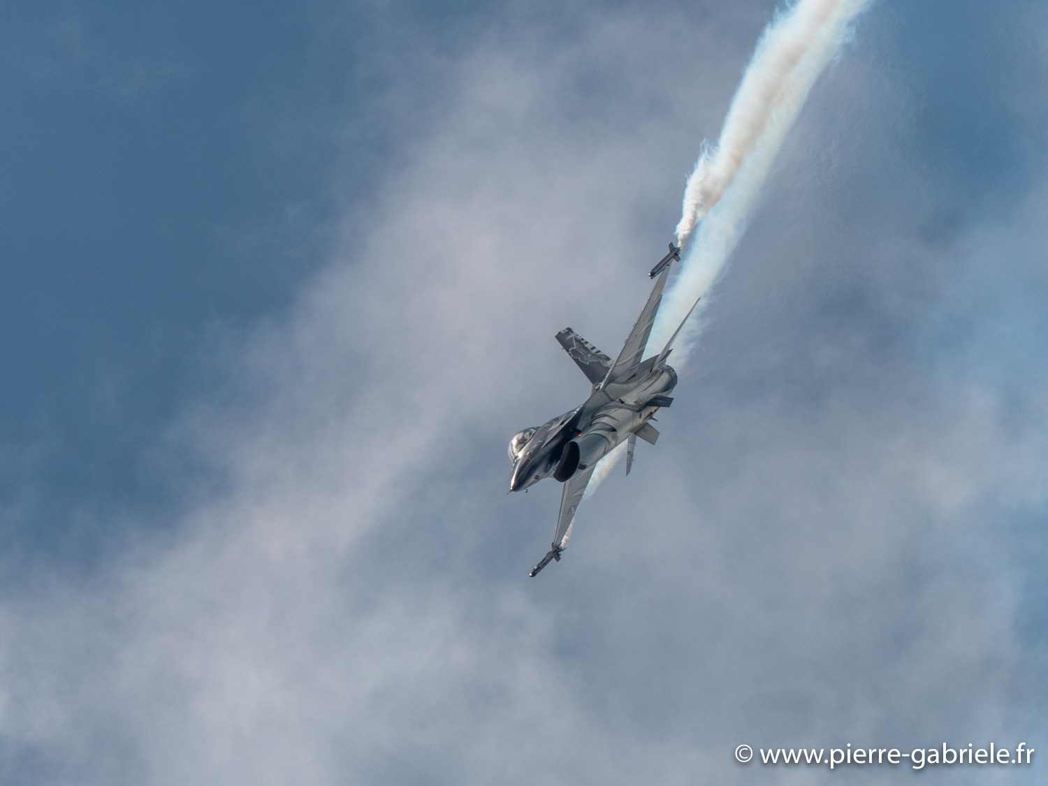 f16-g92_3421.jpg
