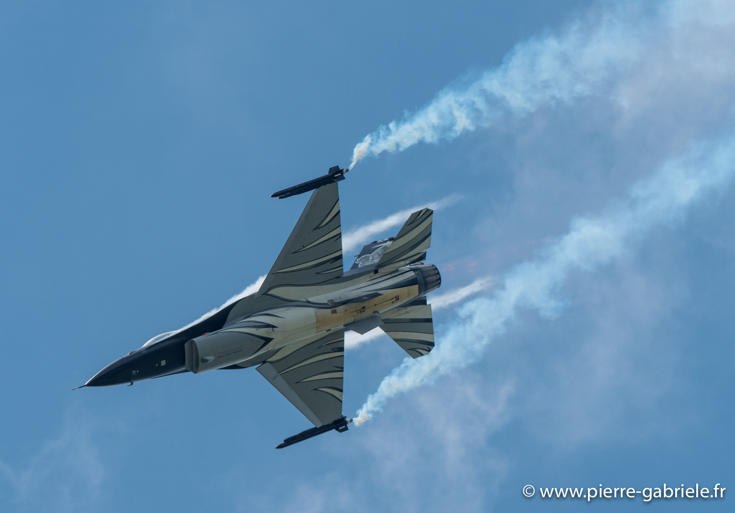 f16-g92_3422.jpg