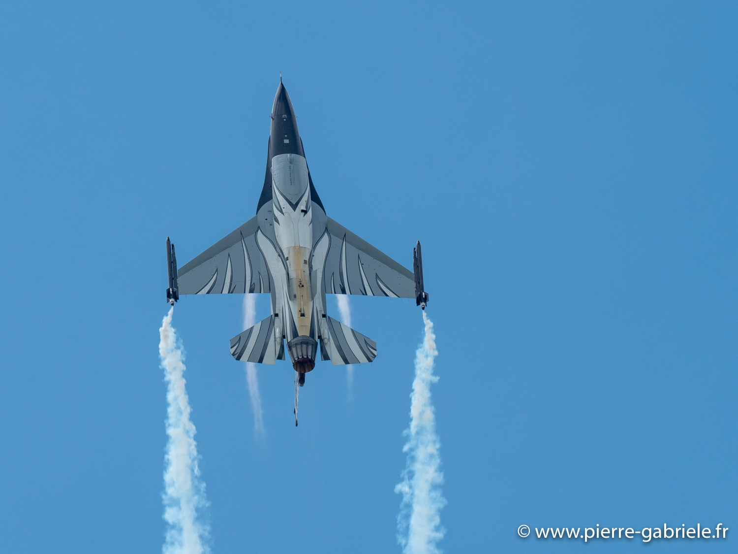 f16-g92_3439.jpg