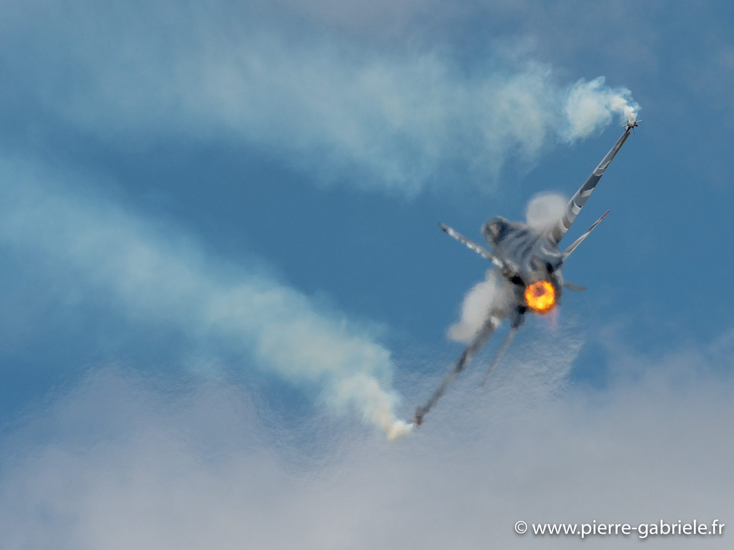 f16-g92_3448.jpg