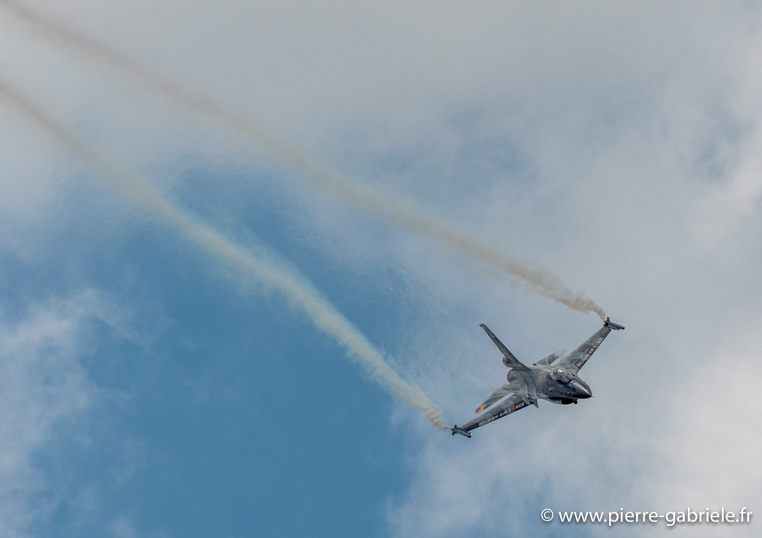 f16-g92_3459.jpg