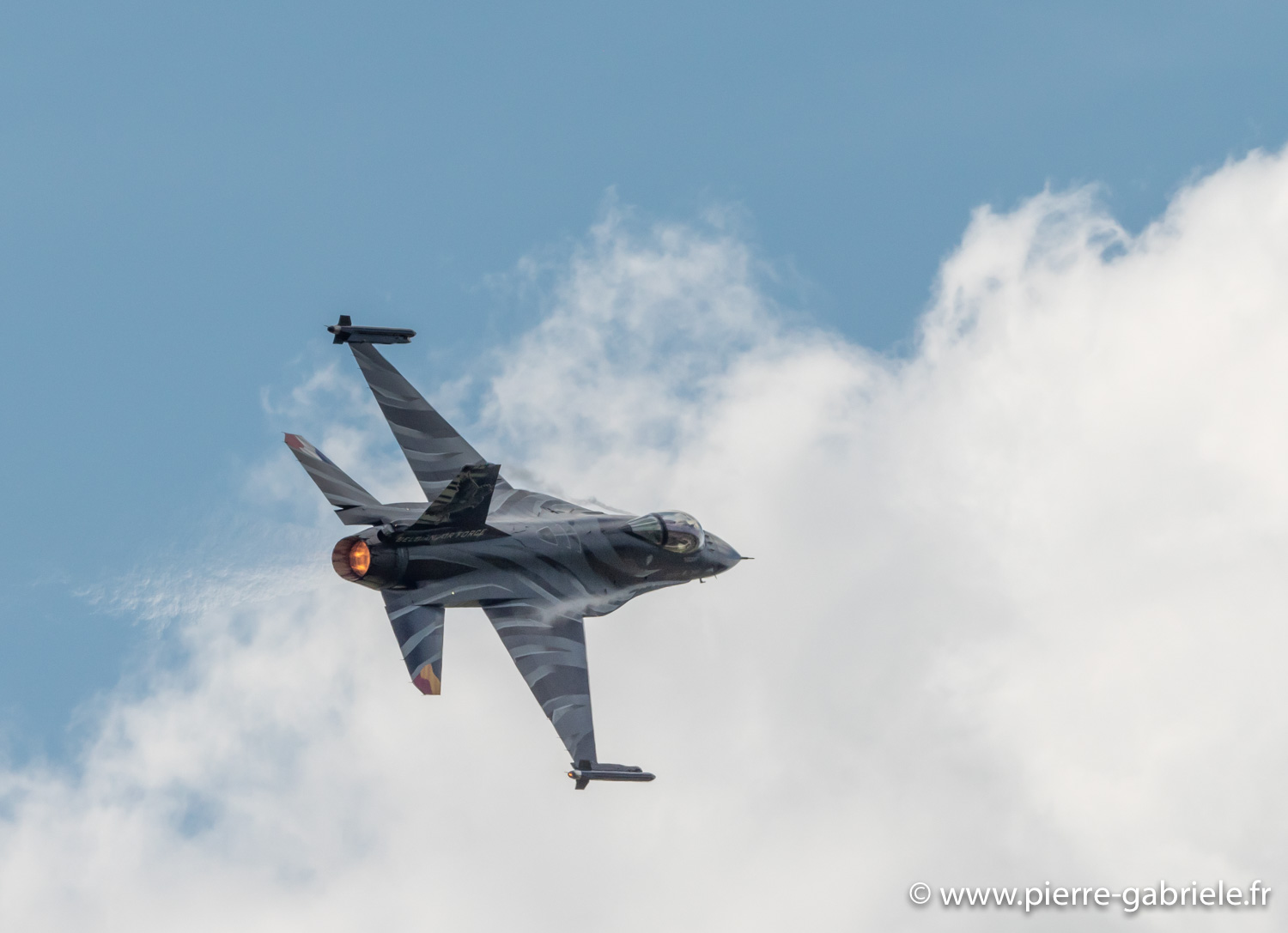 f16-g92_3480.jpg