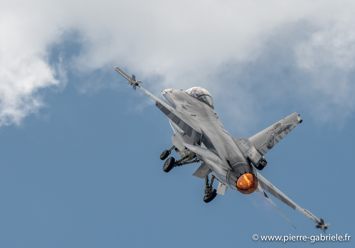 f16-g92_3494.jpg
