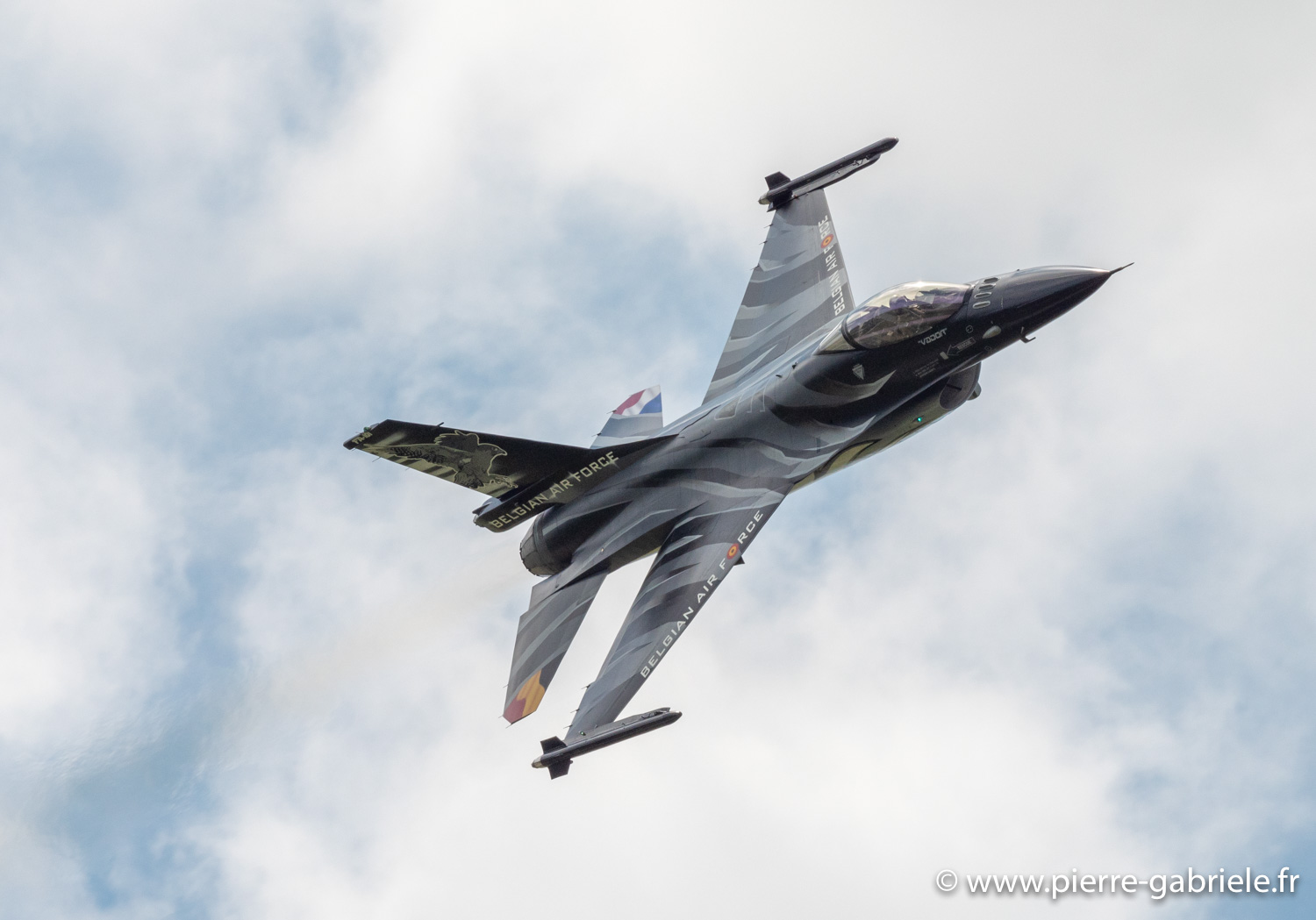f16-g92_3497.jpg