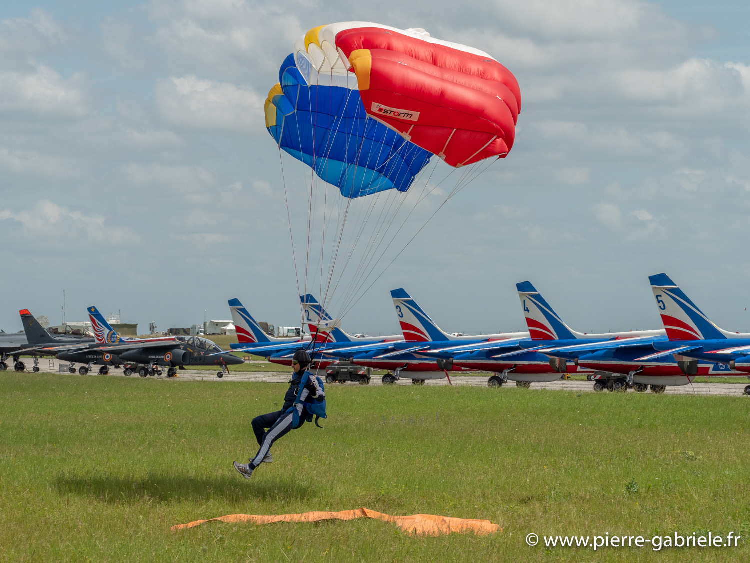 paras-g91_3315.jpg