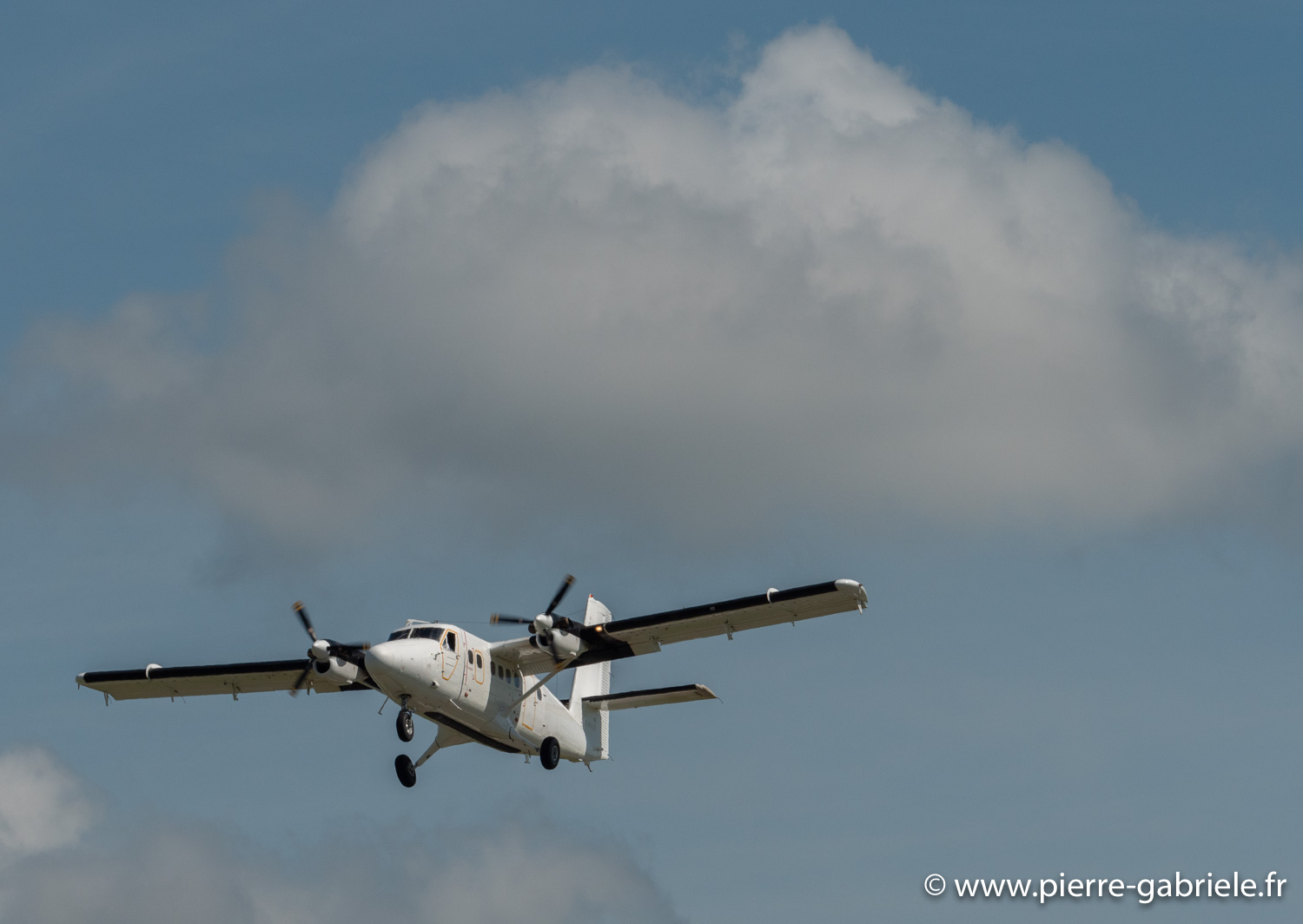 twin-otter-g91-3290.jpg